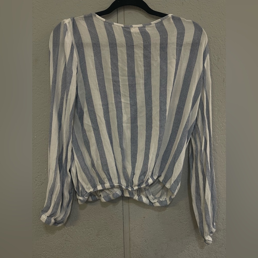 Rebellion - cropped long sleeve top - Picture 2 of 4